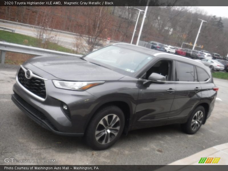Magnetic Gray Metallic / Black 2020 Toyota Highlander XLE AWD