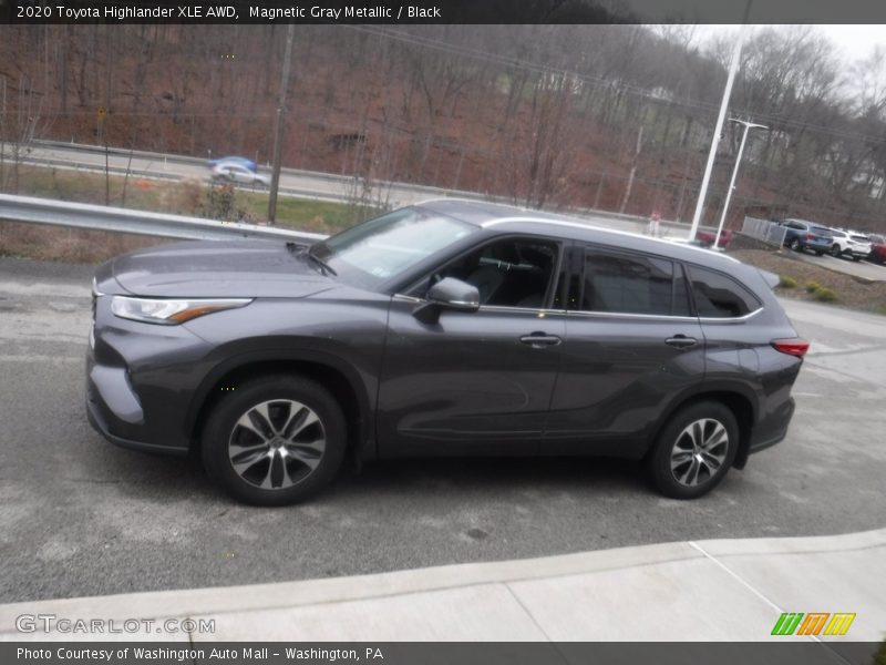 Magnetic Gray Metallic / Black 2020 Toyota Highlander XLE AWD