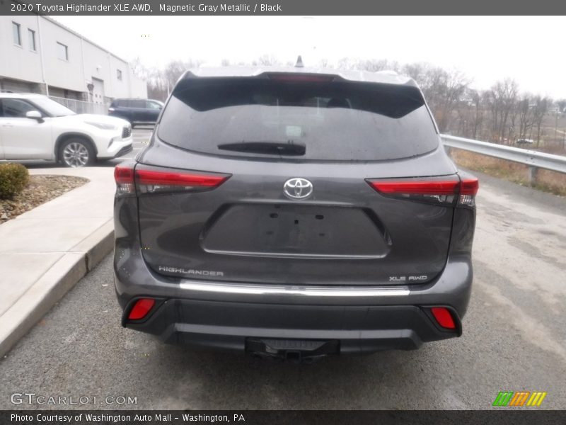 Magnetic Gray Metallic / Black 2020 Toyota Highlander XLE AWD