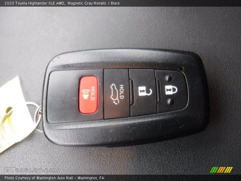Magnetic Gray Metallic / Black 2020 Toyota Highlander XLE AWD
