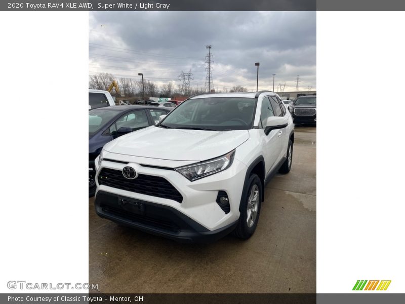 Super White / Light Gray 2020 Toyota RAV4 XLE AWD