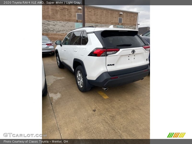 Super White / Light Gray 2020 Toyota RAV4 XLE AWD