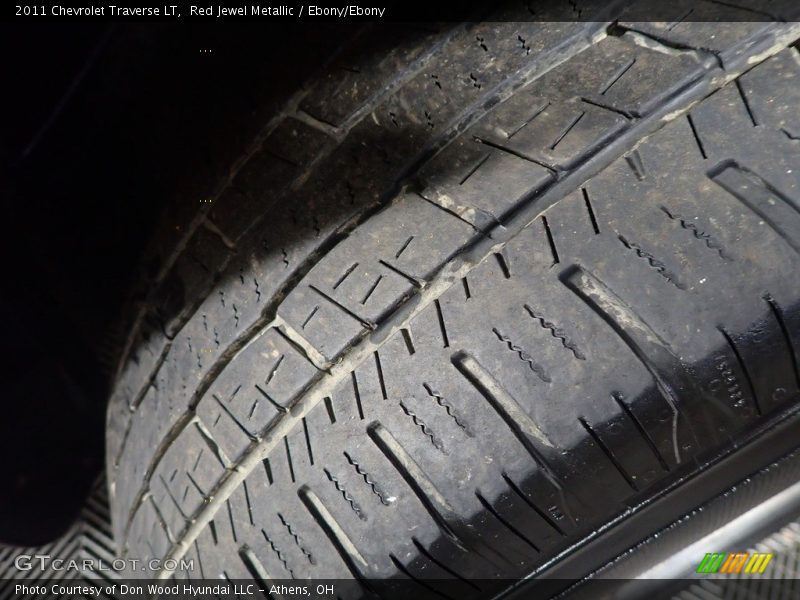 Red Jewel Metallic / Ebony/Ebony 2011 Chevrolet Traverse LT