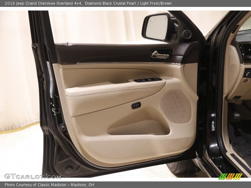 Diamond Black Crystal Pearl / Light Frost/Brown 2019 Jeep Grand Cherokee Overland 4x4