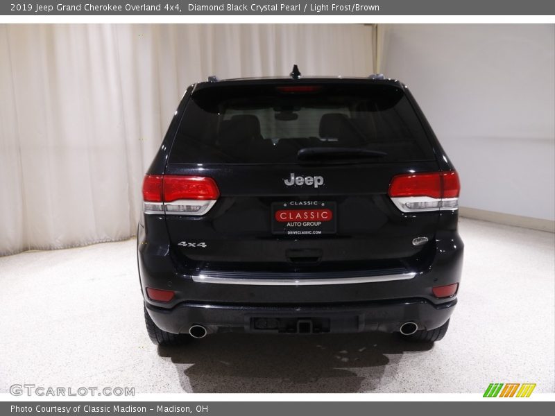 Diamond Black Crystal Pearl / Light Frost/Brown 2019 Jeep Grand Cherokee Overland 4x4