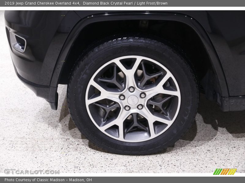 Diamond Black Crystal Pearl / Light Frost/Brown 2019 Jeep Grand Cherokee Overland 4x4