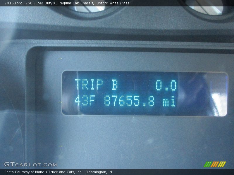 Oxford White / Steel 2016 Ford F250 Super Duty XL Regular Cab Chassis