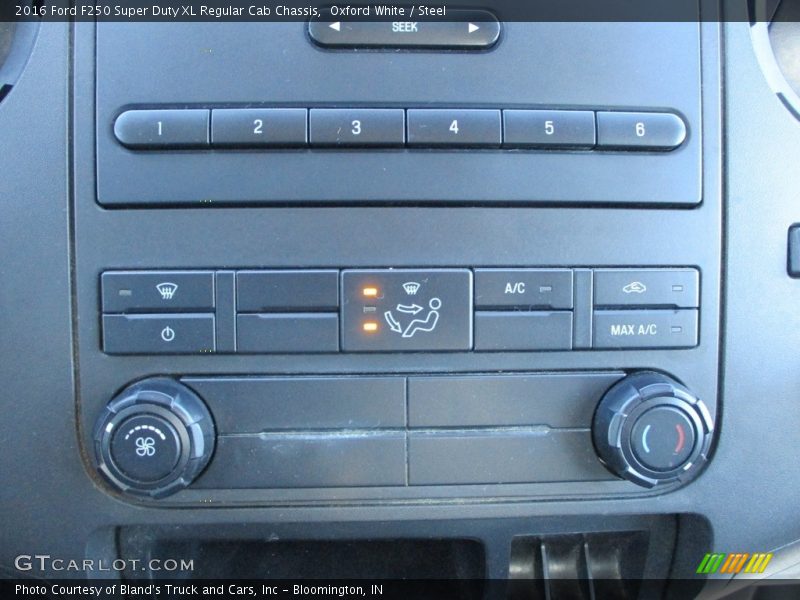 Oxford White / Steel 2016 Ford F250 Super Duty XL Regular Cab Chassis