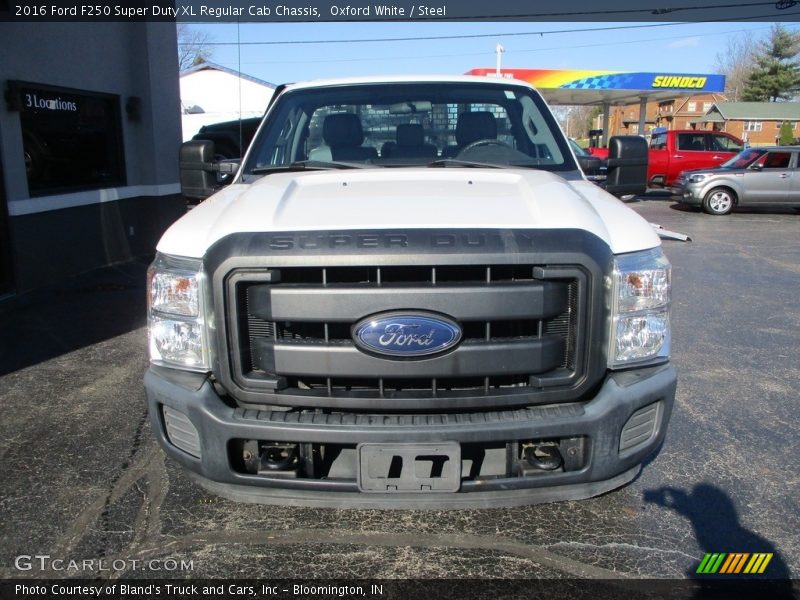 Oxford White / Steel 2016 Ford F250 Super Duty XL Regular Cab Chassis
