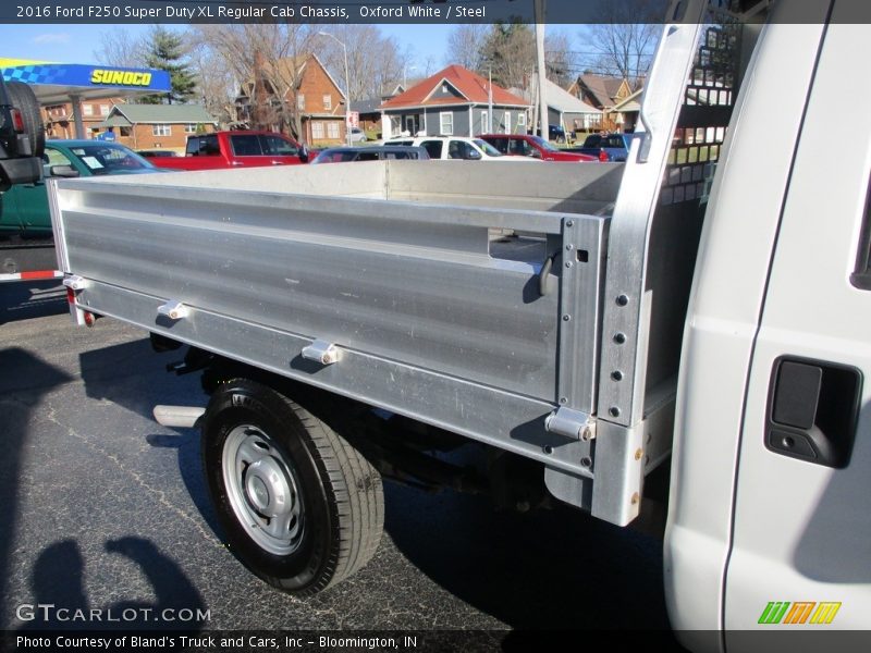 Oxford White / Steel 2016 Ford F250 Super Duty XL Regular Cab Chassis