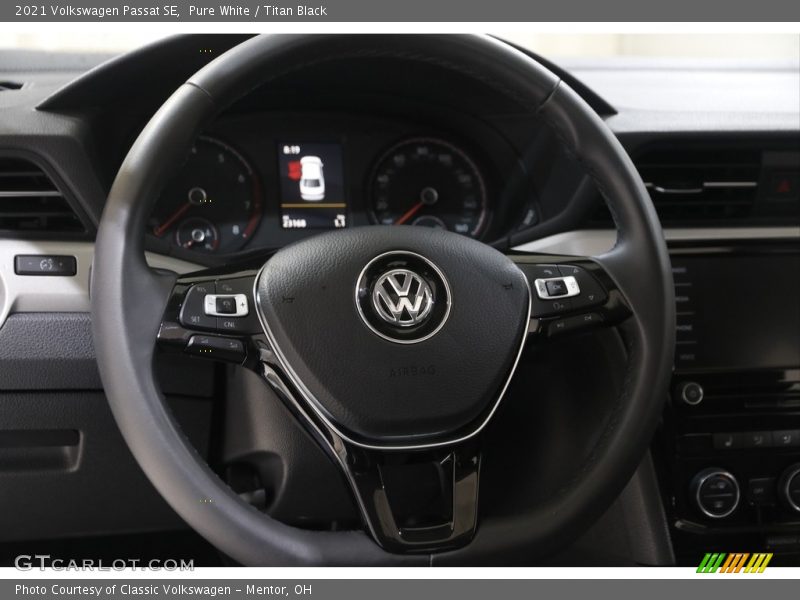 Pure White / Titan Black 2021 Volkswagen Passat SE