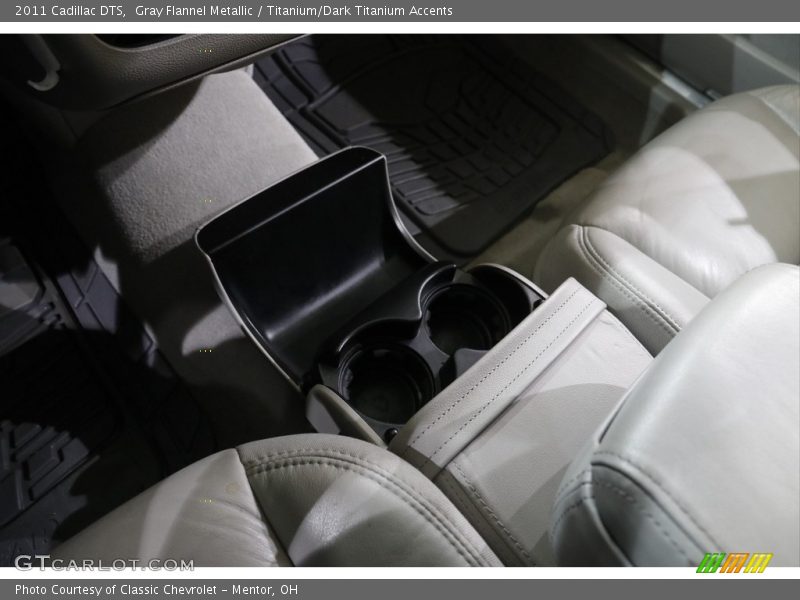 Gray Flannel Metallic / Titanium/Dark Titanium Accents 2011 Cadillac DTS