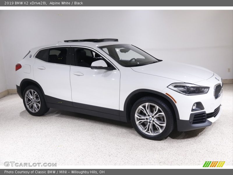 Alpine White / Black 2019 BMW X2 xDrive28i