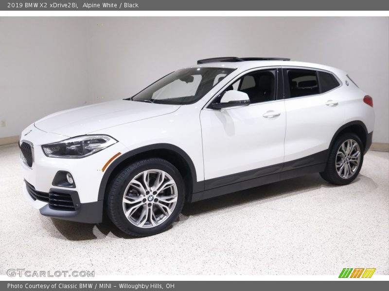 Alpine White / Black 2019 BMW X2 xDrive28i