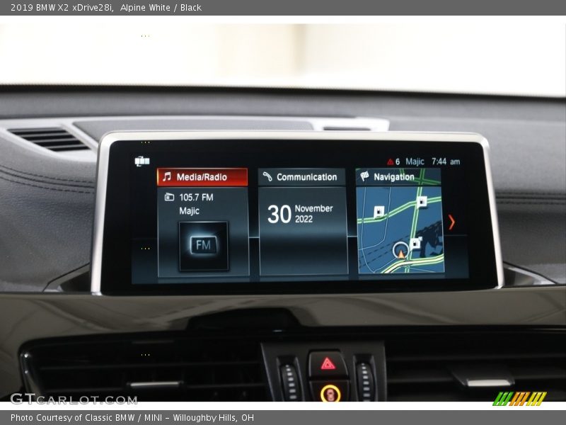 Alpine White / Black 2019 BMW X2 xDrive28i