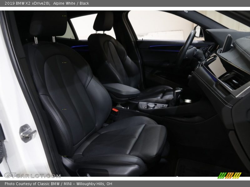 Alpine White / Black 2019 BMW X2 xDrive28i