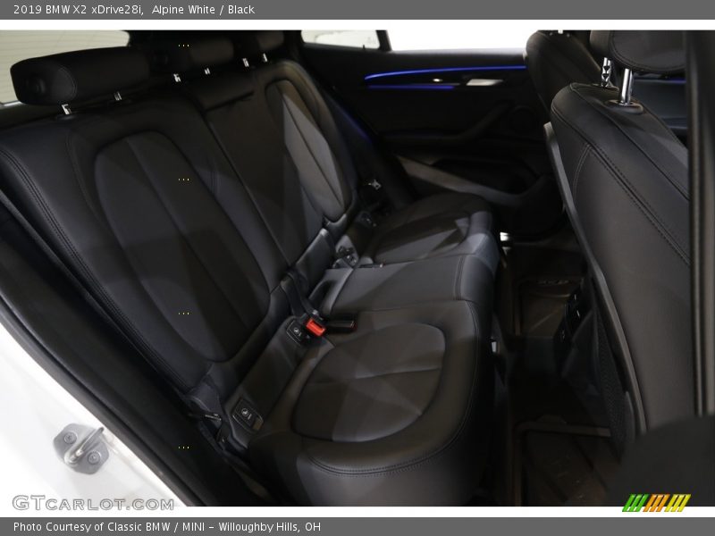 Alpine White / Black 2019 BMW X2 xDrive28i