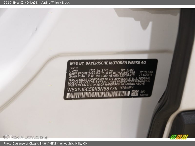 Alpine White / Black 2019 BMW X2 xDrive28i