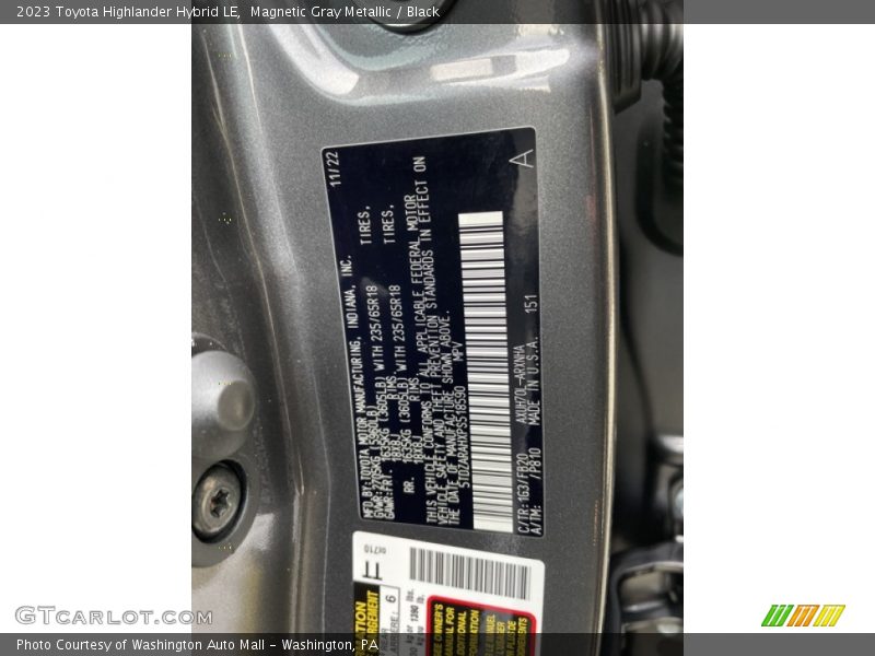 Magnetic Gray Metallic / Black 2023 Toyota Highlander Hybrid LE