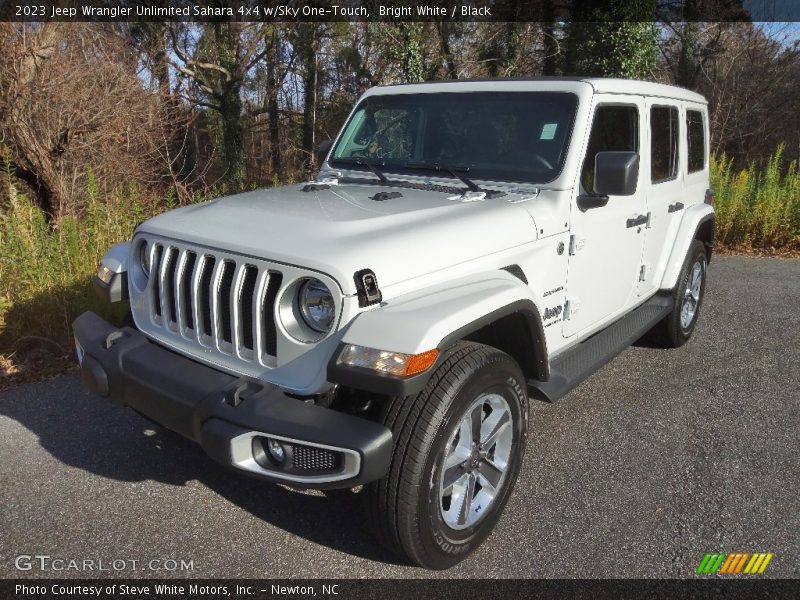 Bright White / Black 2023 Jeep Wrangler Unlimited Sahara 4x4 w/Sky One-Touch