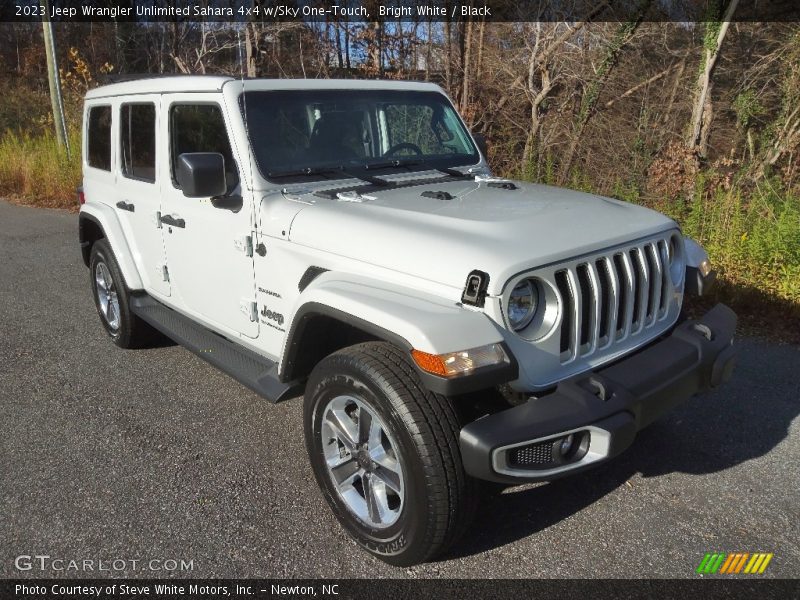 Bright White / Black 2023 Jeep Wrangler Unlimited Sahara 4x4 w/Sky One-Touch