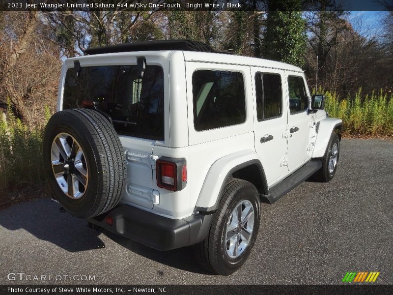 Bright White / Black 2023 Jeep Wrangler Unlimited Sahara 4x4 w/Sky One-Touch