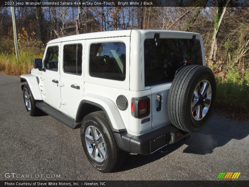 Bright White / Black 2023 Jeep Wrangler Unlimited Sahara 4x4 w/Sky One-Touch