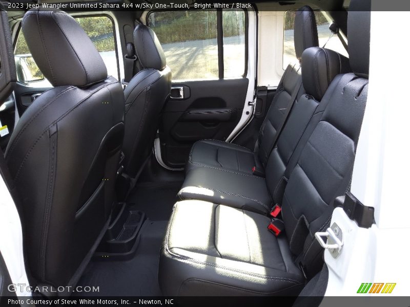 Bright White / Black 2023 Jeep Wrangler Unlimited Sahara 4x4 w/Sky One-Touch