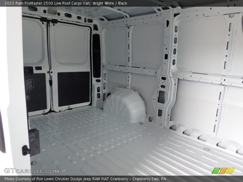  2023 ProMaster 2500 Low Roof Cargo Van Trunk