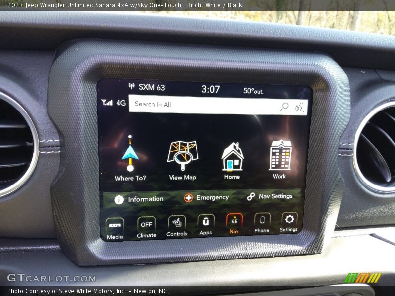 Bright White / Black 2023 Jeep Wrangler Unlimited Sahara 4x4 w/Sky One-Touch