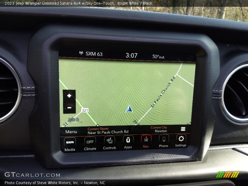 Bright White / Black 2023 Jeep Wrangler Unlimited Sahara 4x4 w/Sky One-Touch