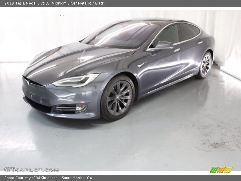 Front 3/4 View of 2019 Model S 75D