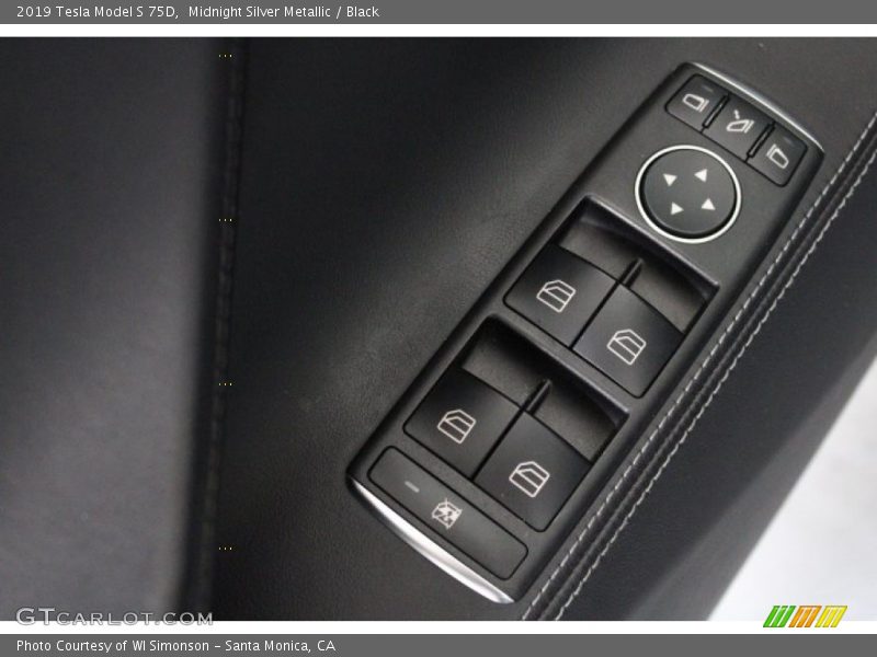 Controls of 2019 Model S 75D