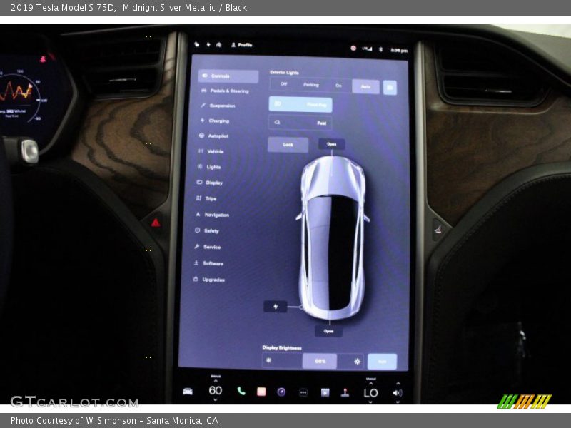 Controls of 2019 Model S 75D