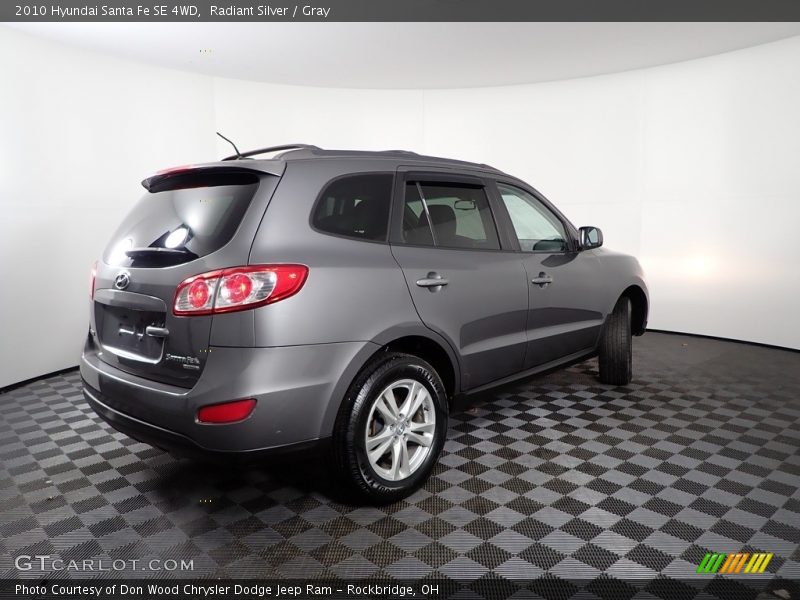 Radiant Silver / Gray 2010 Hyundai Santa Fe SE 4WD