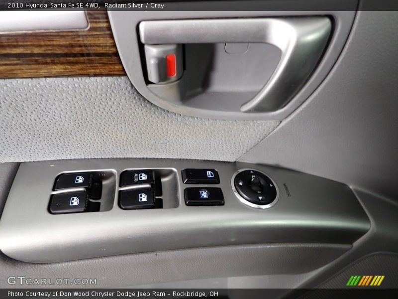 Radiant Silver / Gray 2010 Hyundai Santa Fe SE 4WD