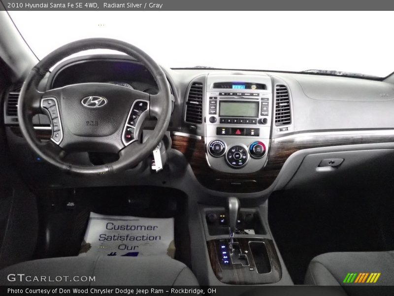 Radiant Silver / Gray 2010 Hyundai Santa Fe SE 4WD