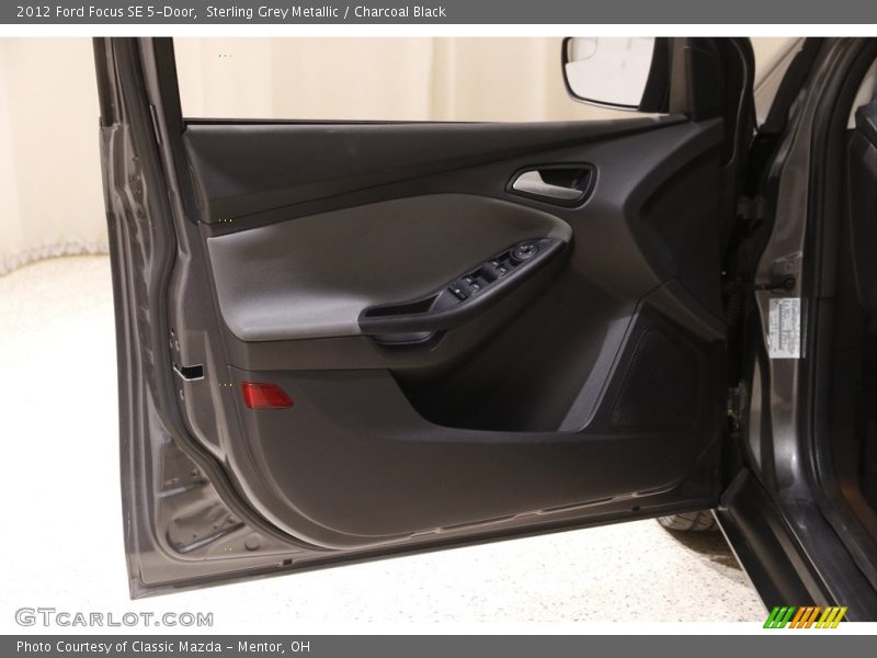 Sterling Grey Metallic / Charcoal Black 2012 Ford Focus SE 5-Door