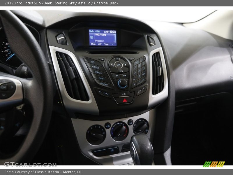 Sterling Grey Metallic / Charcoal Black 2012 Ford Focus SE 5-Door