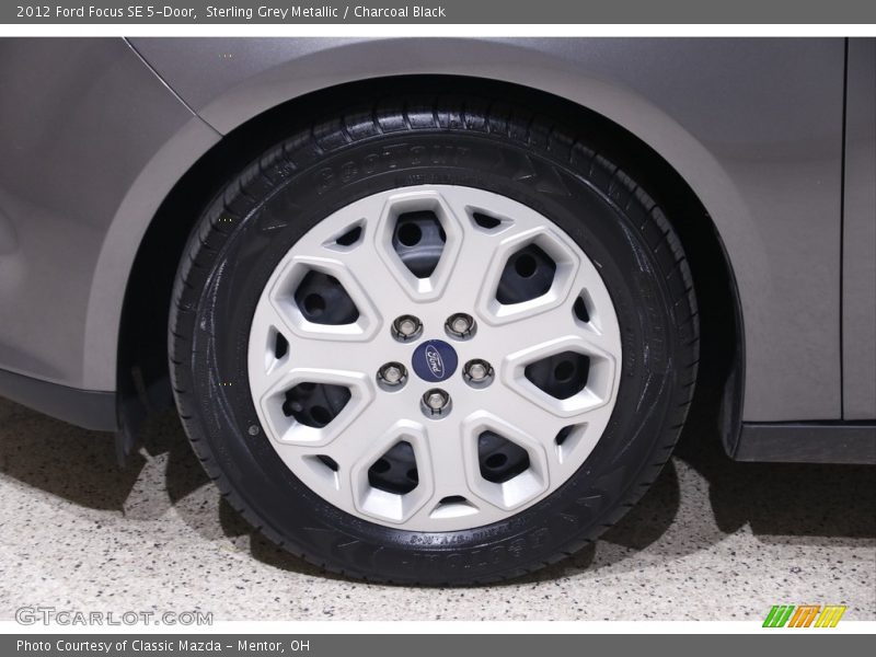 Sterling Grey Metallic / Charcoal Black 2012 Ford Focus SE 5-Door