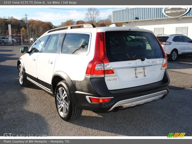 Ice White / Soft Beige 2015 Volvo XC70 T5 Drive-E