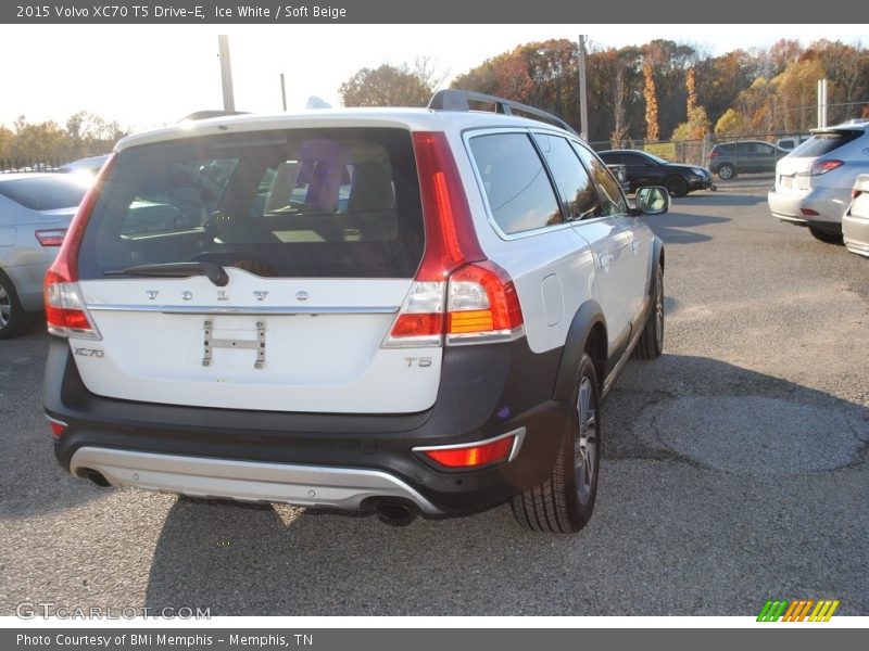 Ice White / Soft Beige 2015 Volvo XC70 T5 Drive-E