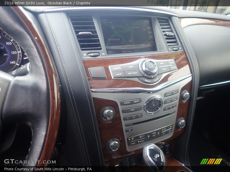 Controls of 2019 QX80 Luxe