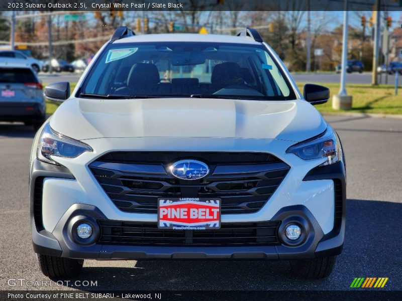Crystal White Pearl / Slate Black 2023 Subaru Outback 2.5i