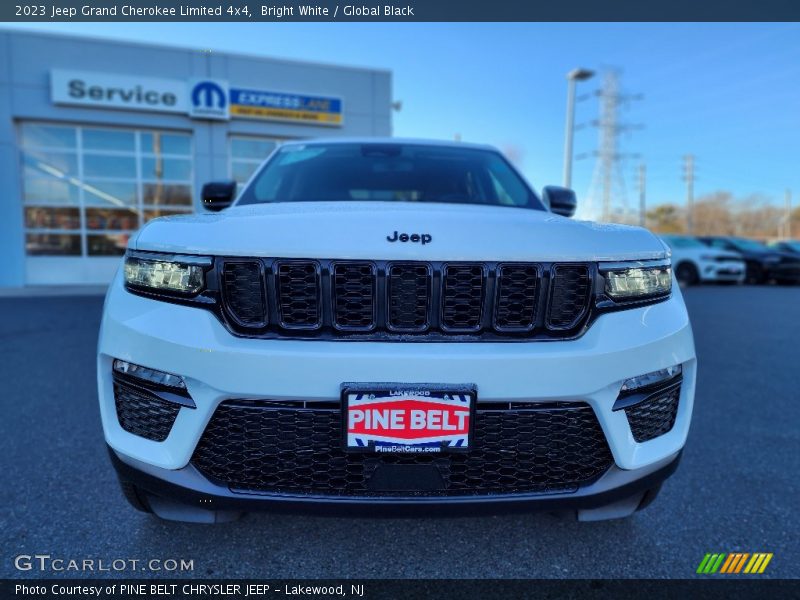 Bright White / Global Black 2023 Jeep Grand Cherokee Limited 4x4