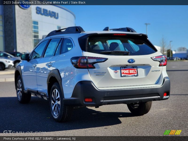 Crystal White Pearl / Slate Black 2023 Subaru Outback 2.5i