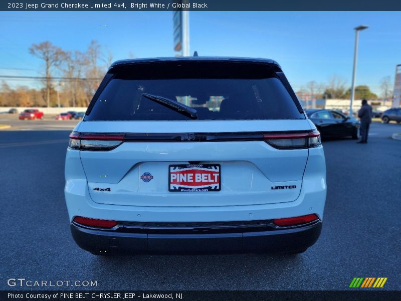 Bright White / Global Black 2023 Jeep Grand Cherokee Limited 4x4