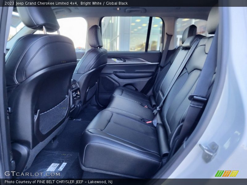 Bright White / Global Black 2023 Jeep Grand Cherokee Limited 4x4