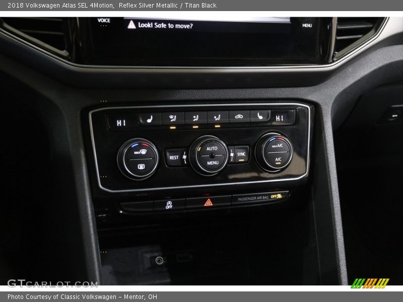 Reflex Silver Metallic / Titan Black 2018 Volkswagen Atlas SEL 4Motion