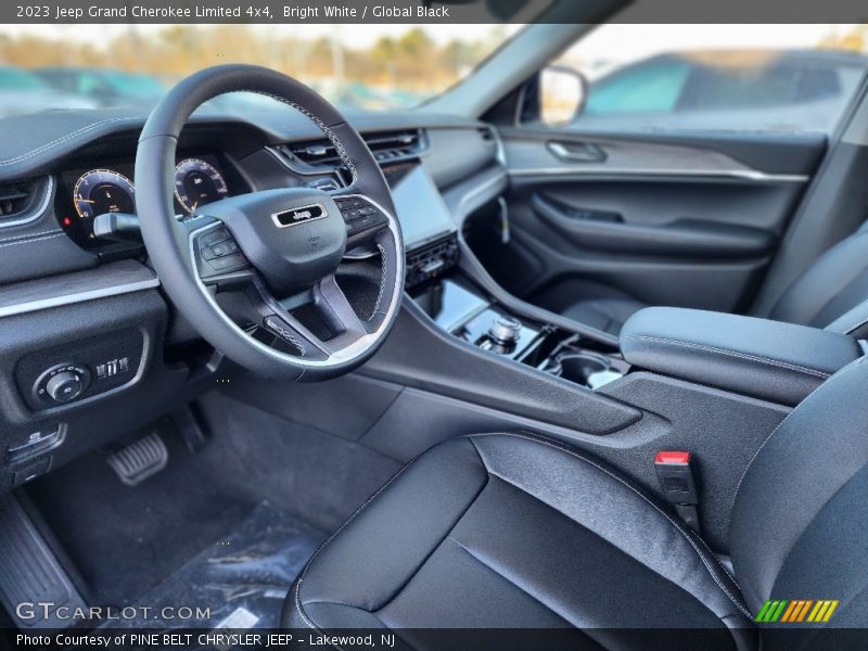Bright White / Global Black 2023 Jeep Grand Cherokee Limited 4x4